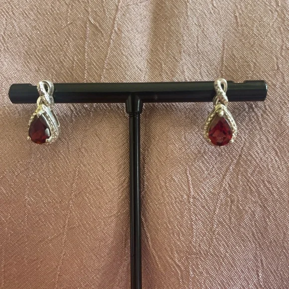 Genuine Garnet and 925 Sterling Silver - Picture 2 of 4
